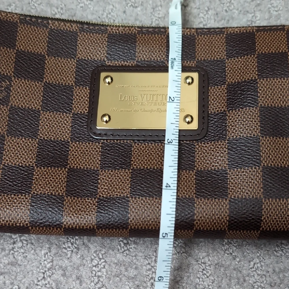 Louis Vuitton Brown Checkered Clutch with Gold Chain - Picture 15 of 16